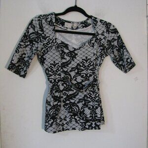 Source Unknown Black and White Lace-Patterned Women's Blouse